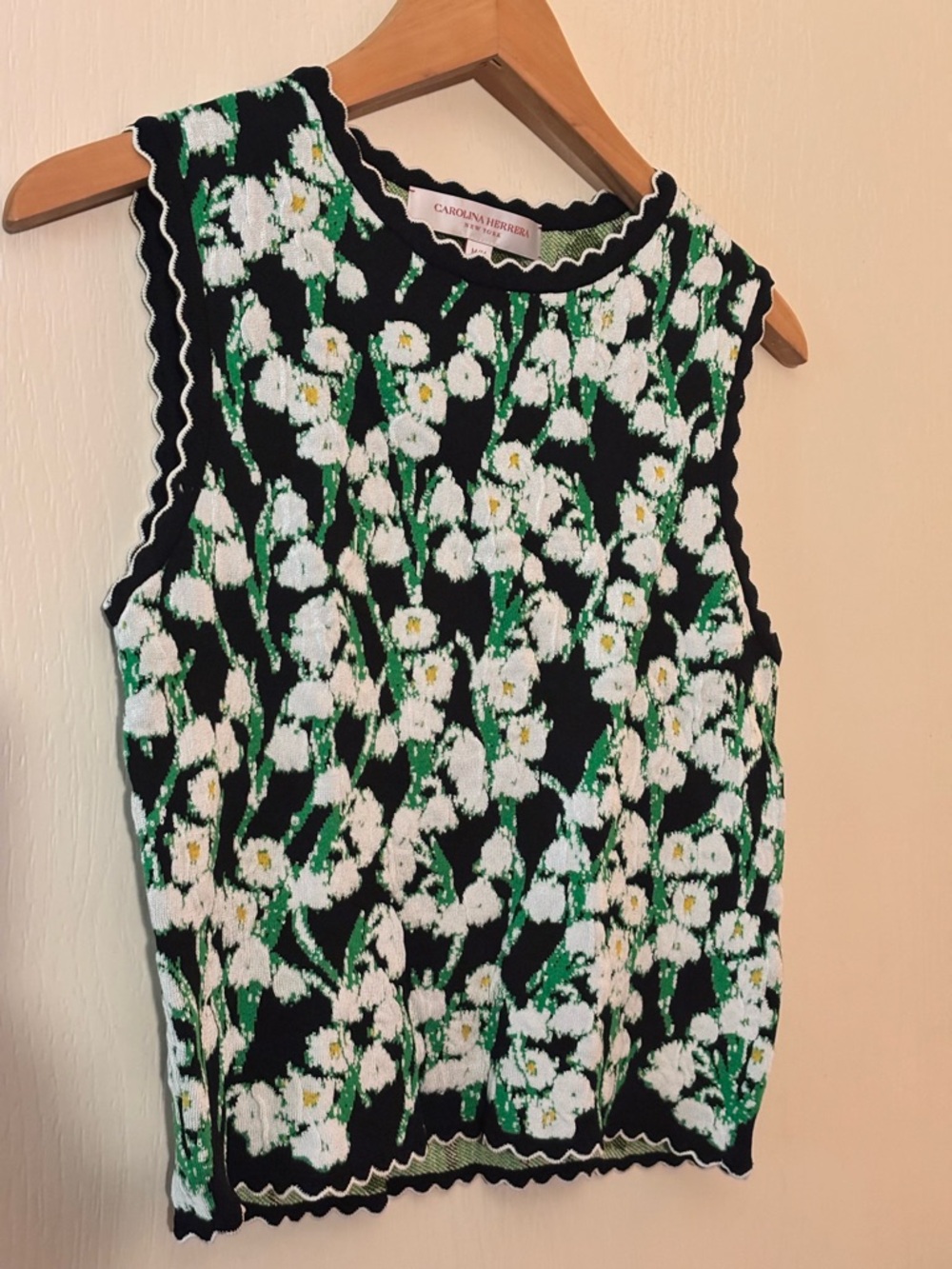 Carolina Herrera White and Green Floral short sleeve